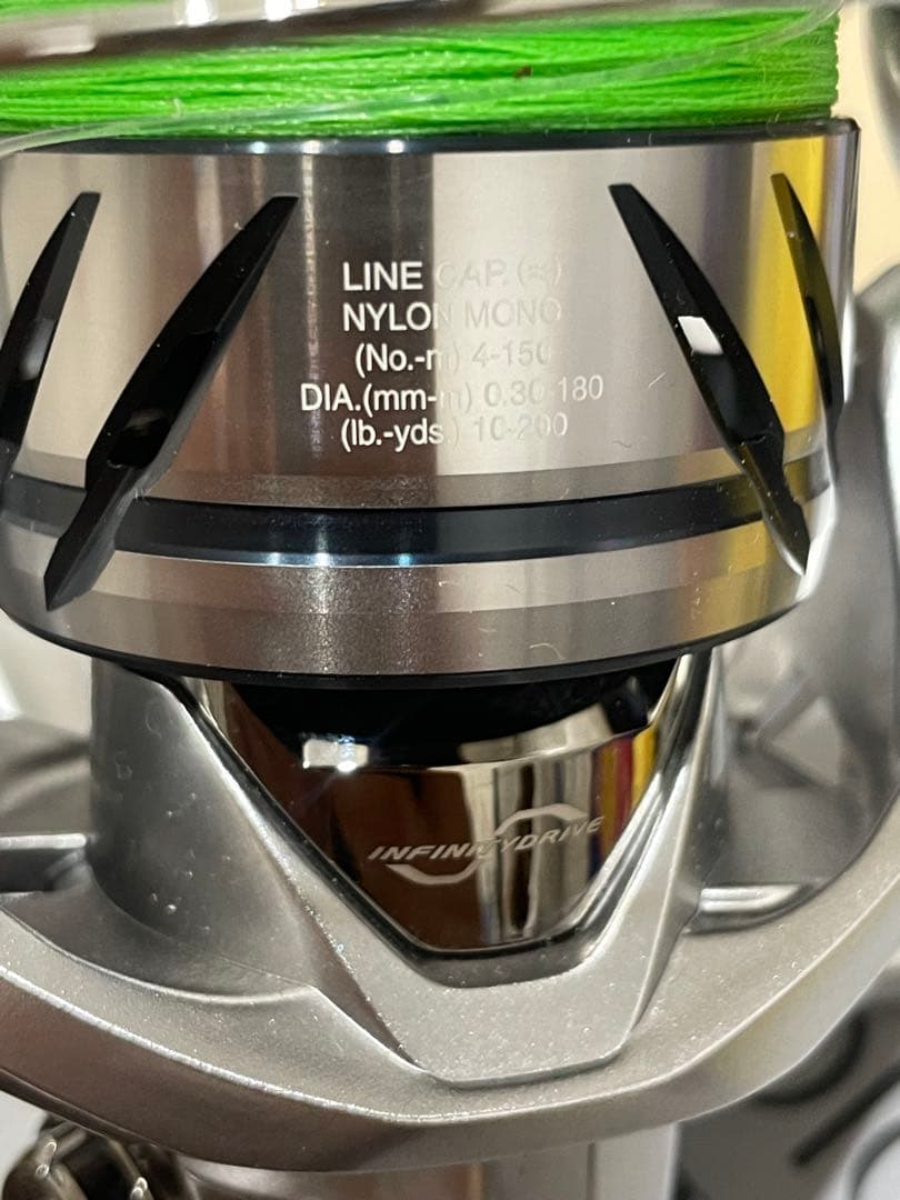 【美品】SHIMANO STRADIC 4000XGスピニングリール