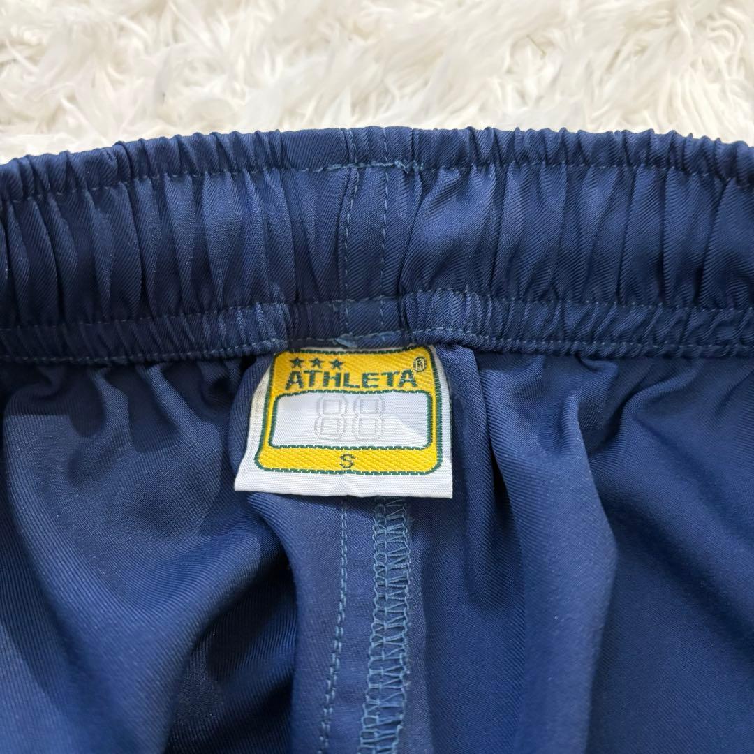 極美品　ATHLETA ピステ・ウィンドブレーカー Sサイズ　上下　フード付き