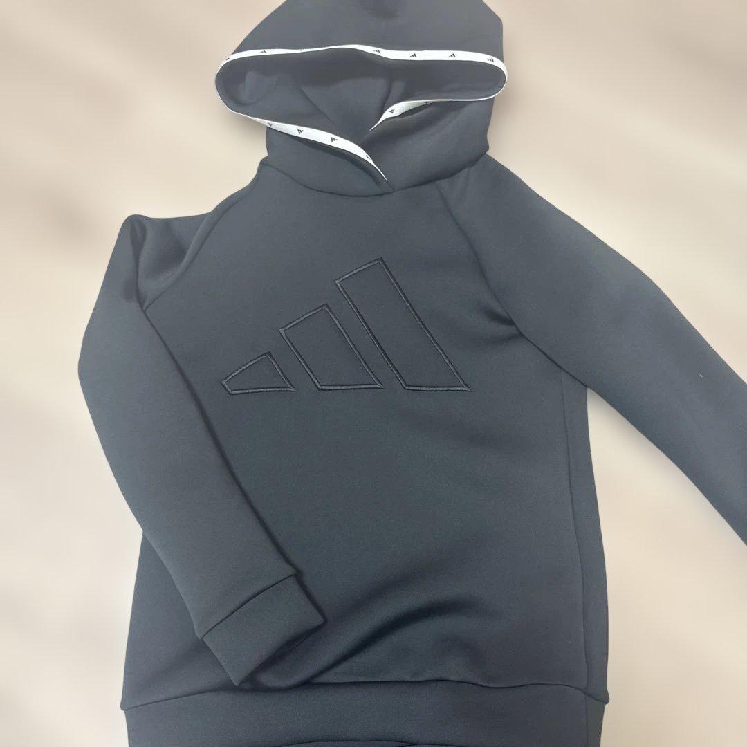 adidas フード付きセットアップ