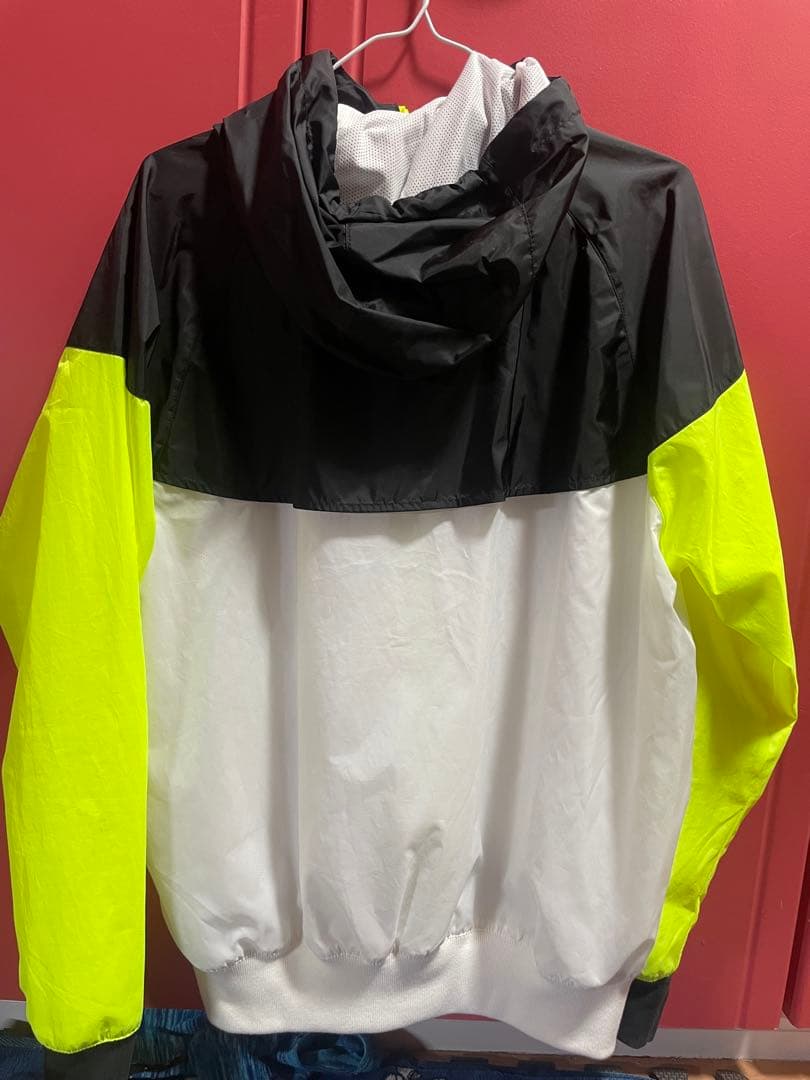 NIKE ウィンドランナーフーディジャケット