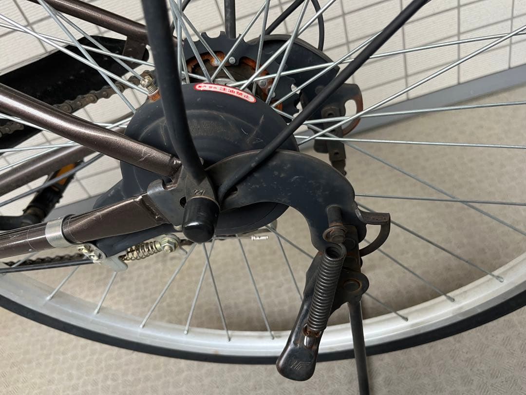 【足立区直接お渡し】27インチ 自転車 6段階変速 オートライト カゴ付き