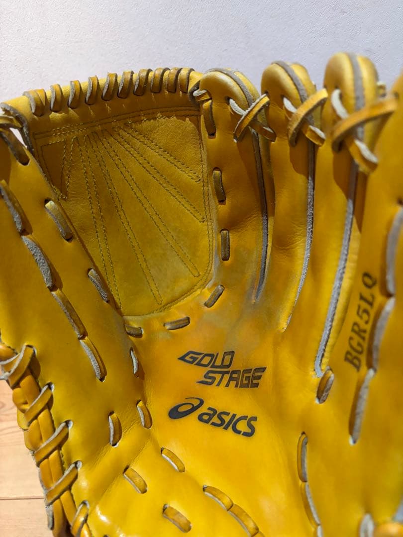asics ピッチャー用軟式野球グローブ gold stage 投手用　値下げ可