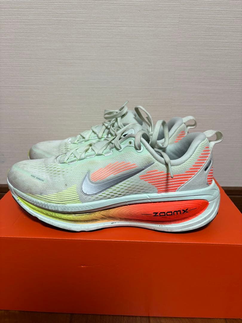 Nike ボメロ Vomero 18 25.5 cm US7.5