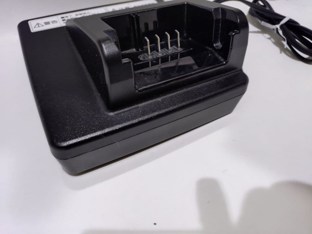 美品　Panasonic 電動アシスト自転車用充電器 NKJ075Z1