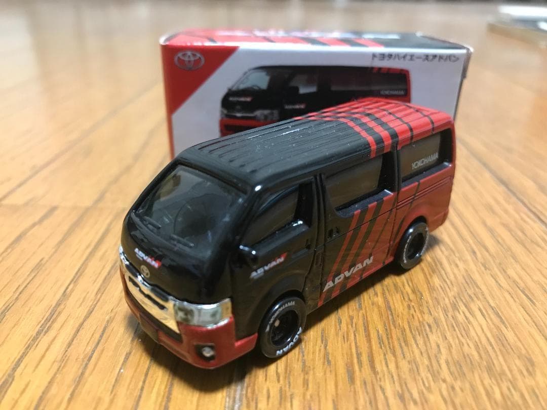 TINY　トヨタ　ハイエース　ADVAN　タイニー