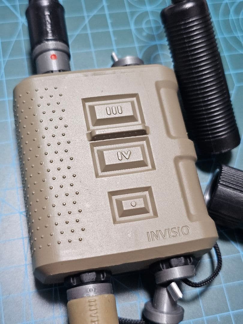 INVISIO V60 PTT　ダミーモデル