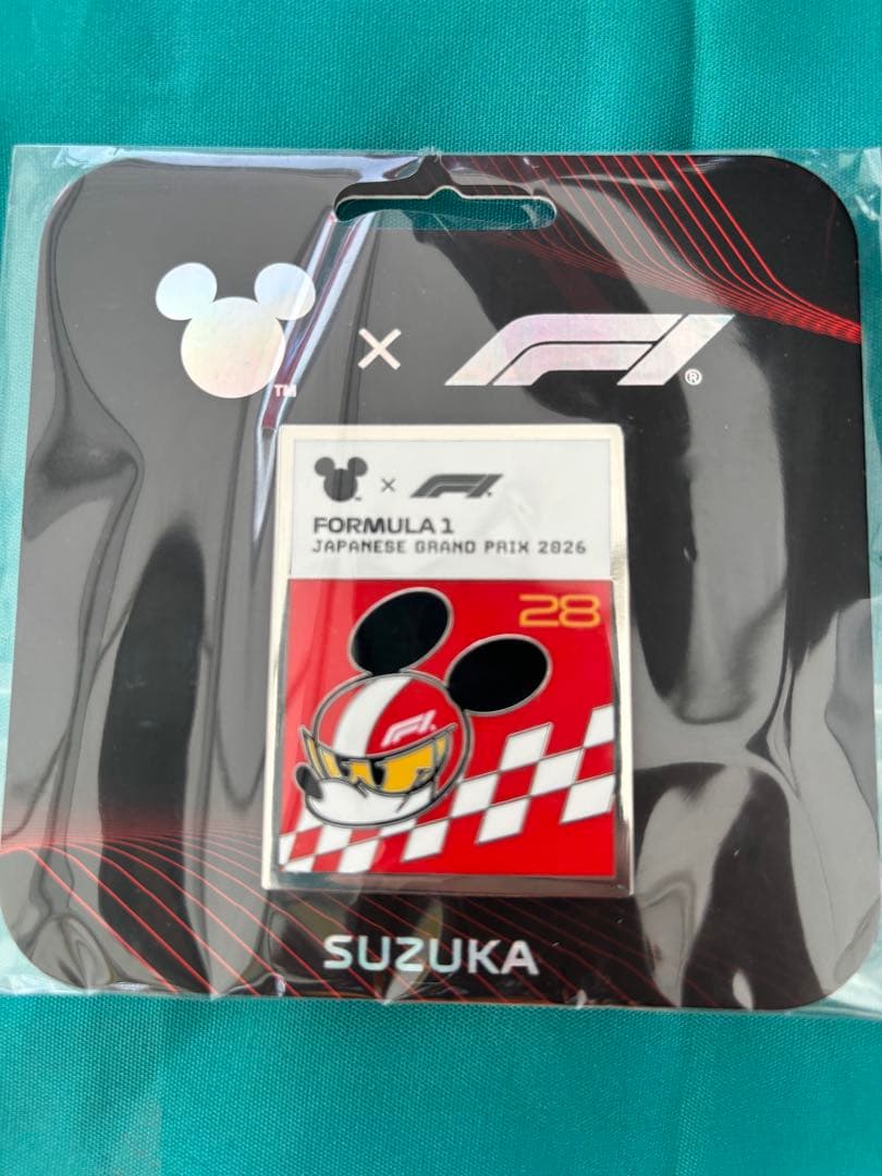 F1 x Disney ミッキー ピンバッジ