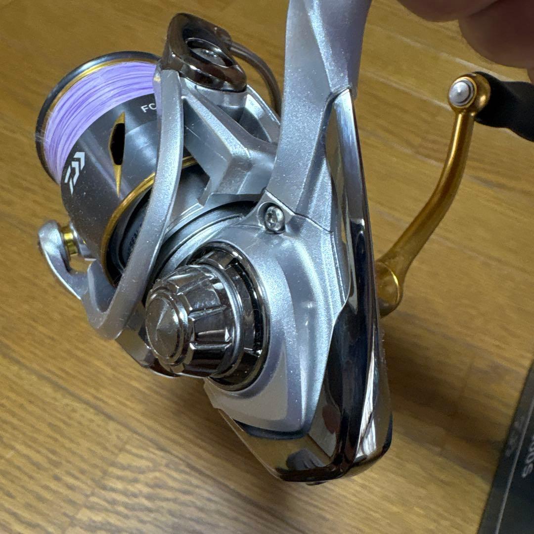 21DAIWA FREAMS FC LT2000Sスピニングリール未使用！