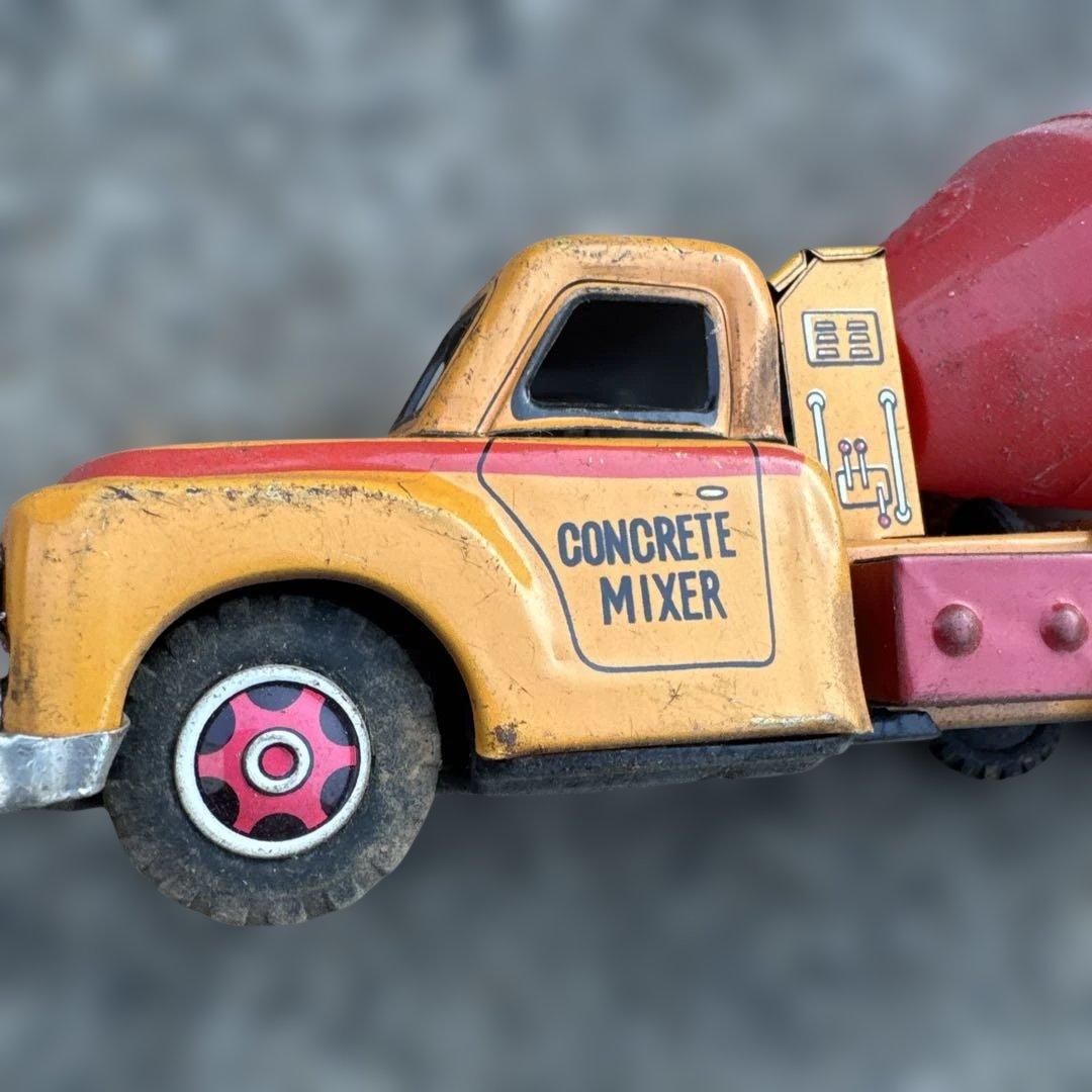 ウサギヤ【コンクリート ミキサー トラック黄色】ブリキ自動車TIN TOY