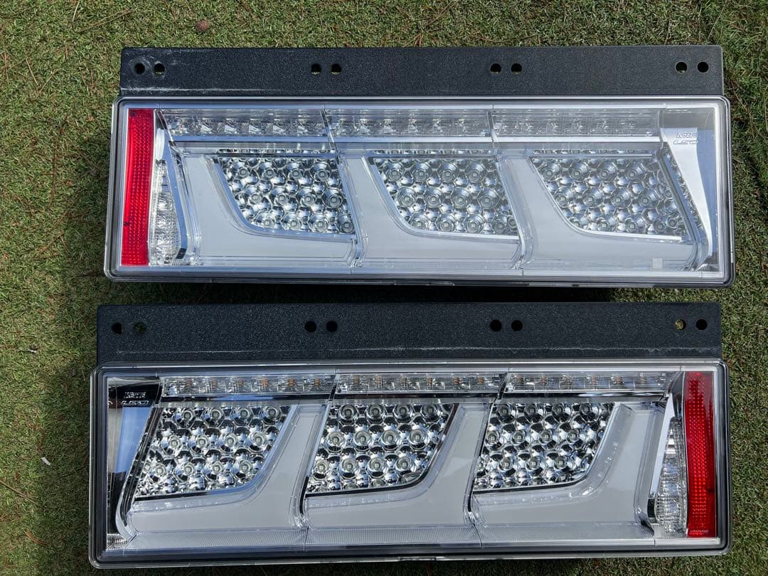 新車外し 小糸 KOITO LED左右セット 美品 トラック用 LEDテール
