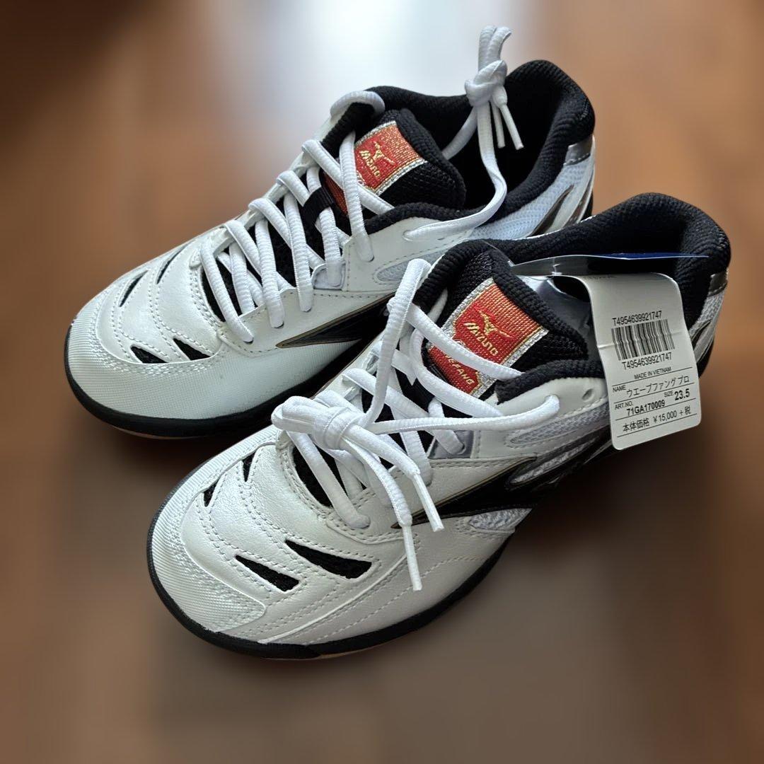 バドミントンシューズ WAVE FANG PRO 23.5