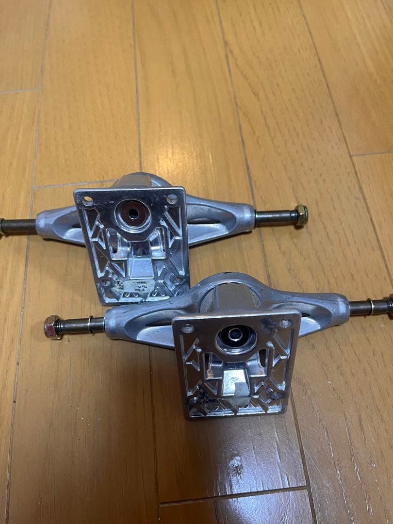 venture ベンチャートラック　スケートボード　スケボー
