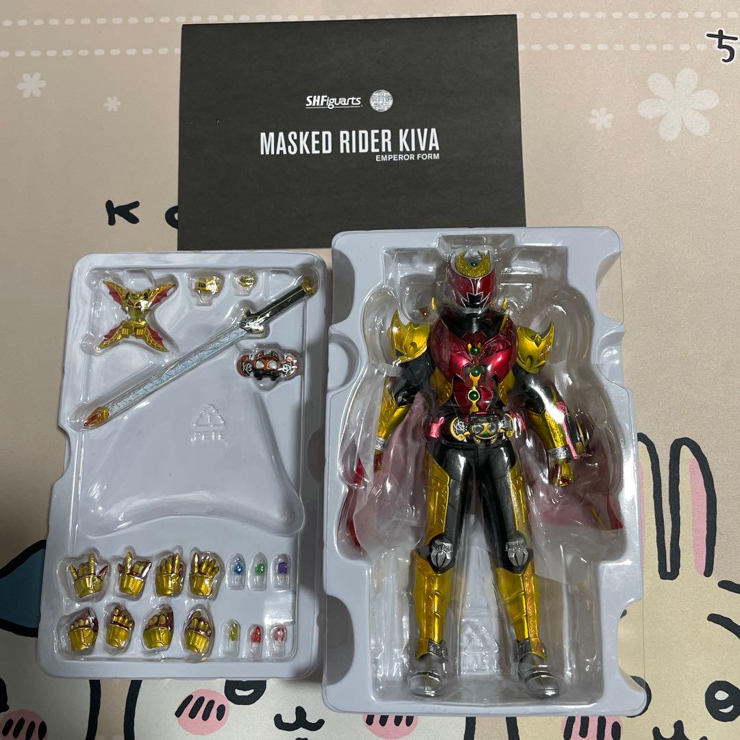 S.H.フィギュアーツ 真骨彫 仮面ライダーキバ エンペラーフォーム＋ダークキバ