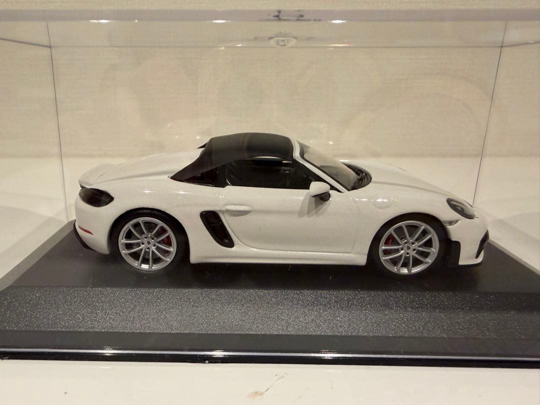ポルシェ718スパイダー ミニカー ホワイト