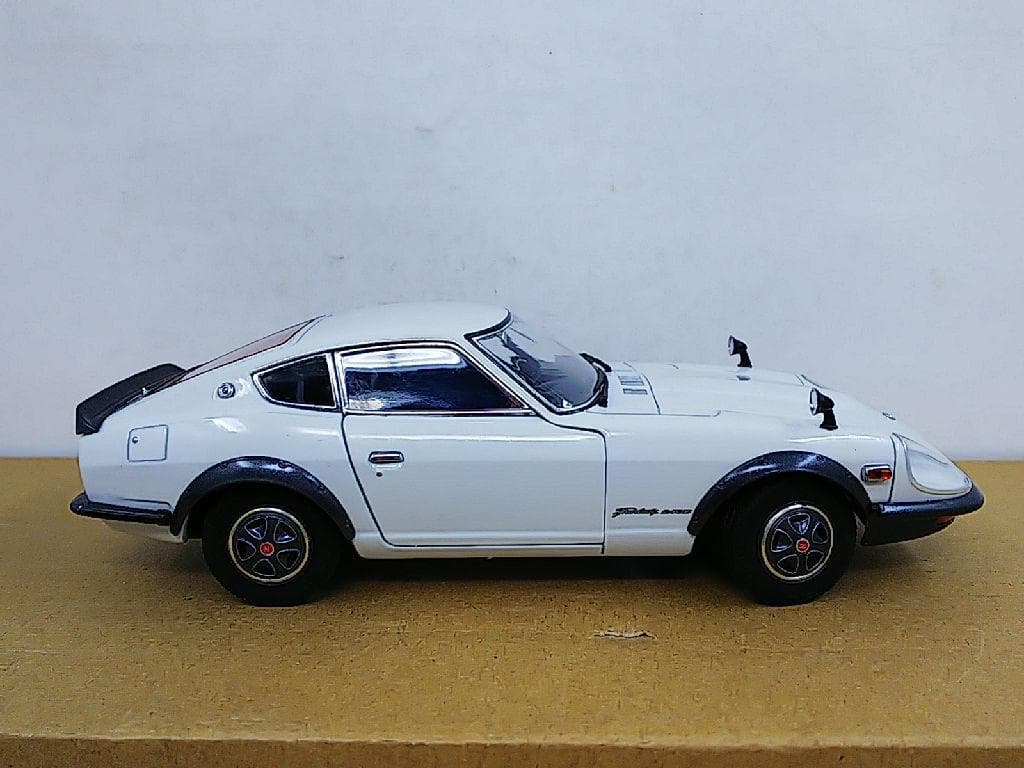 エブロ 1/24 日産フェアレディ 240Z-G モデルミニカー