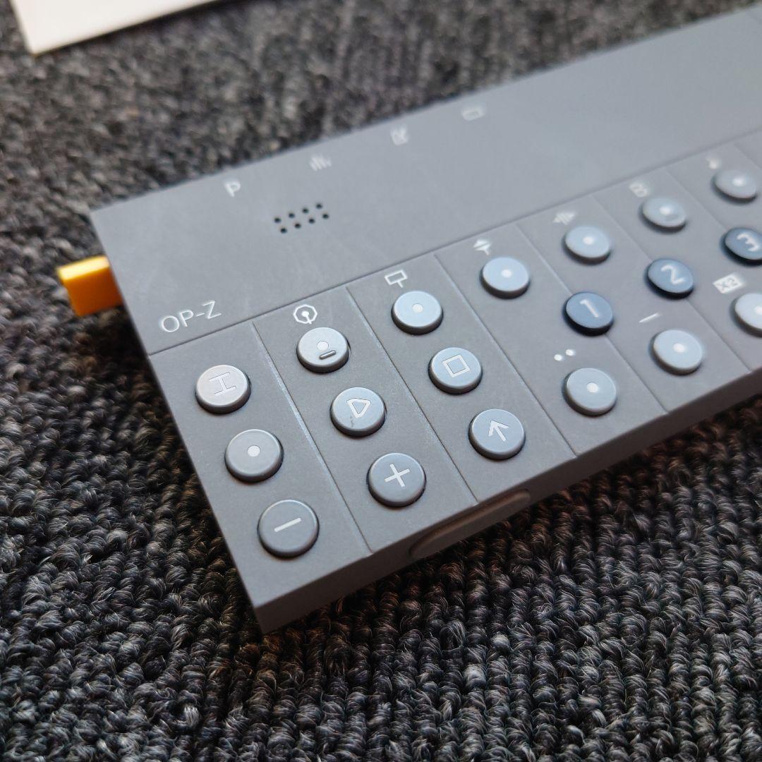 OP-Z teenage engineering ケースとoplab付き