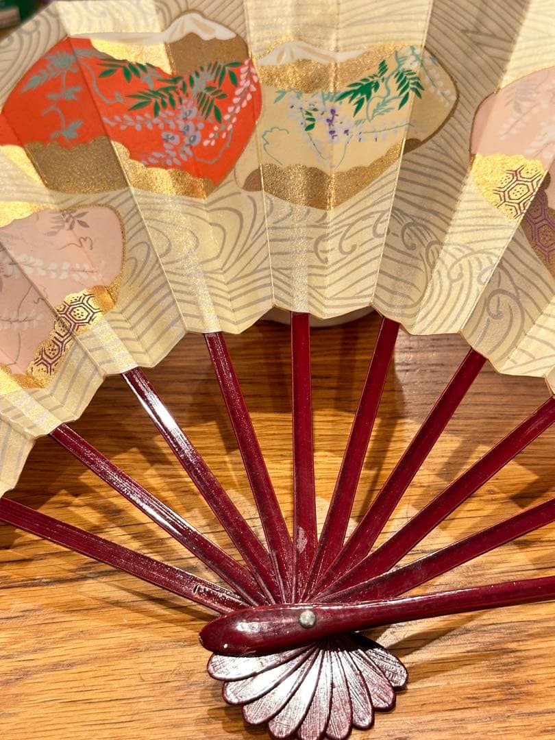 ⑪【美品】日本舞踊　踊り　練習　舞台　扇子舞扇（箱無し）クリーム色、ゴールド