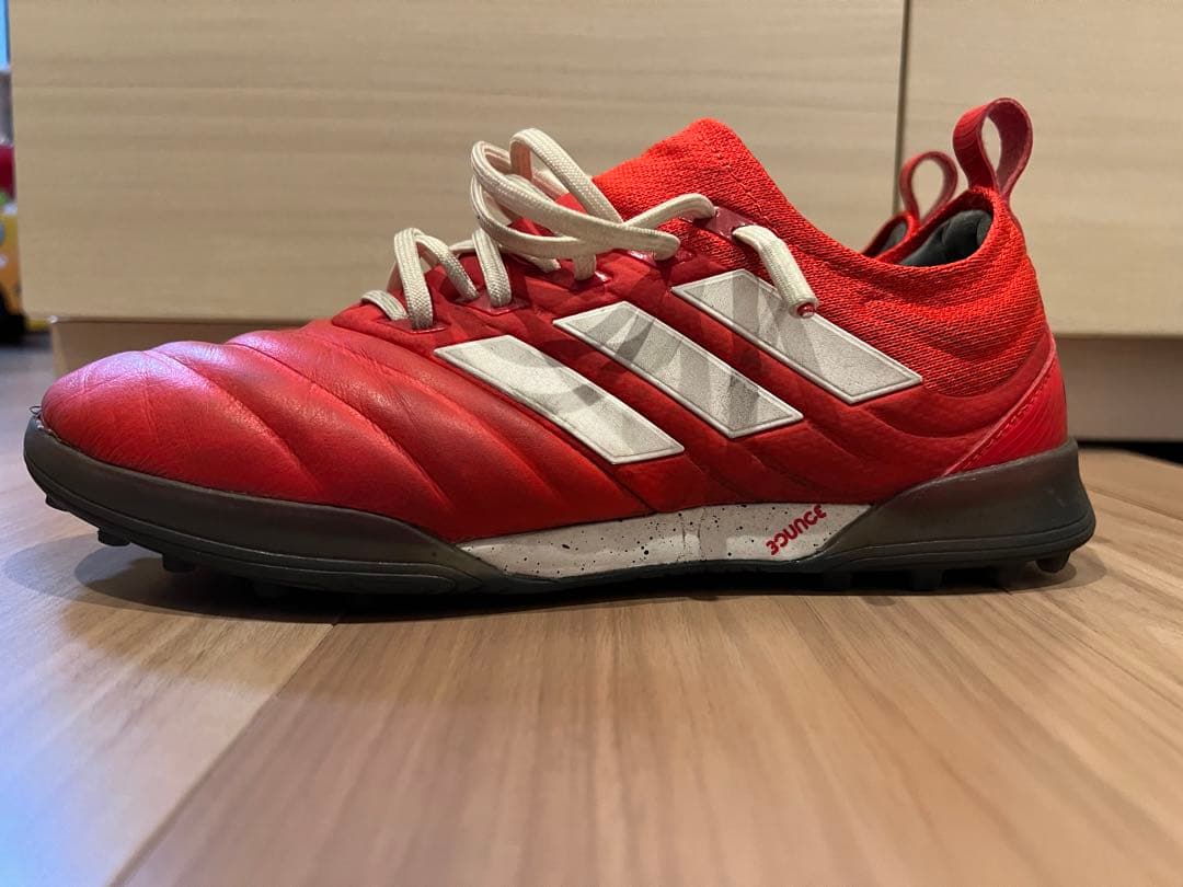 adidas  コパ　トレシュー赤×白