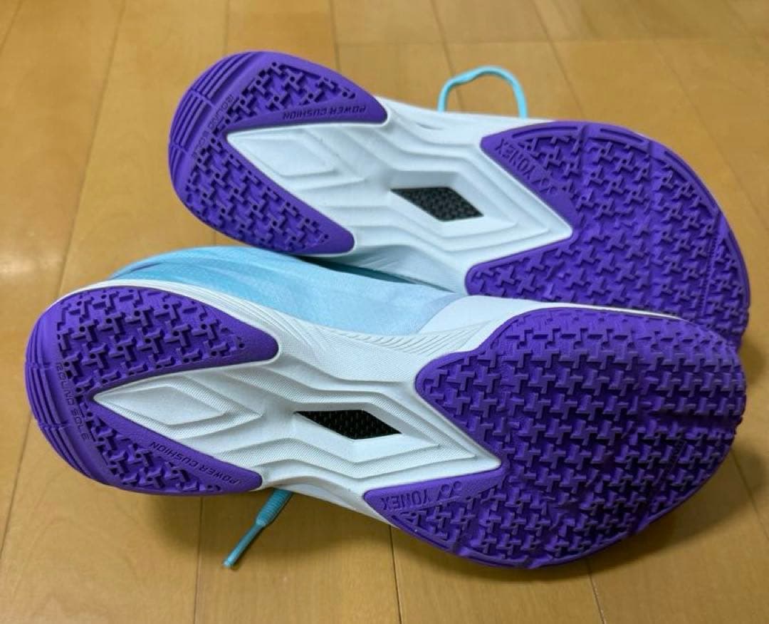 YONEX エアラスzウィメン 24.0