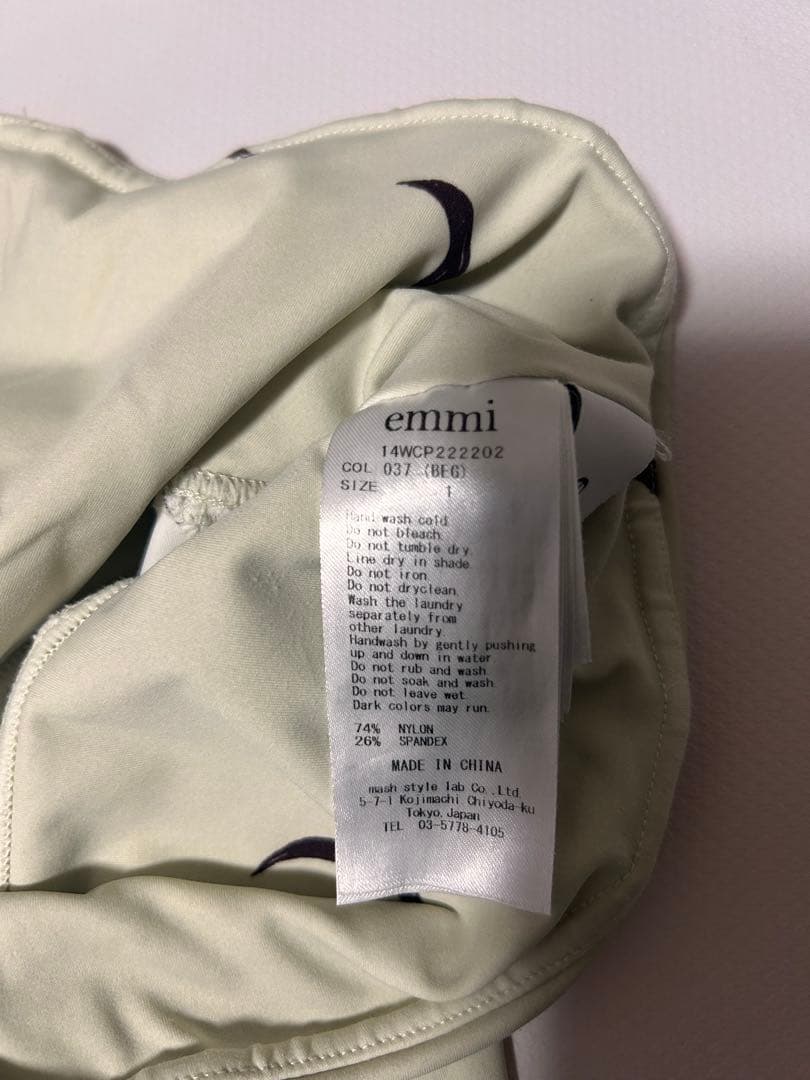 emmi yoga 月　上下サイズ違い　値下げ