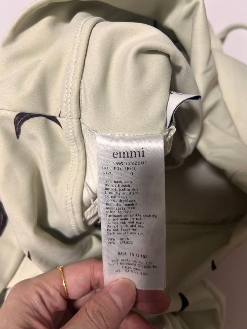 emmi yoga 月　上下サイズ違い　値下げ
