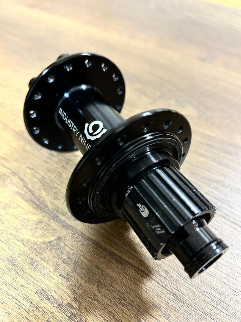 インダストリーナイン MTB 1/1 Classic 6B HUBS