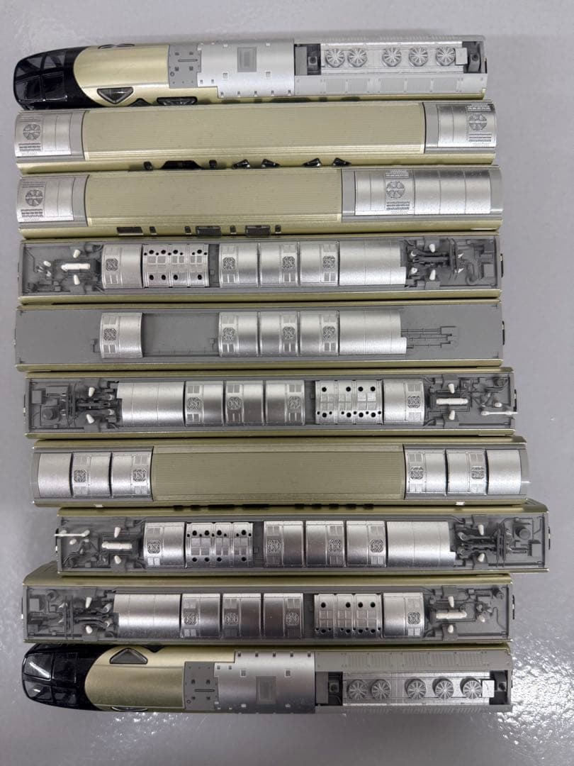 KATO E001系 四季島　4両基本+6両増設セット