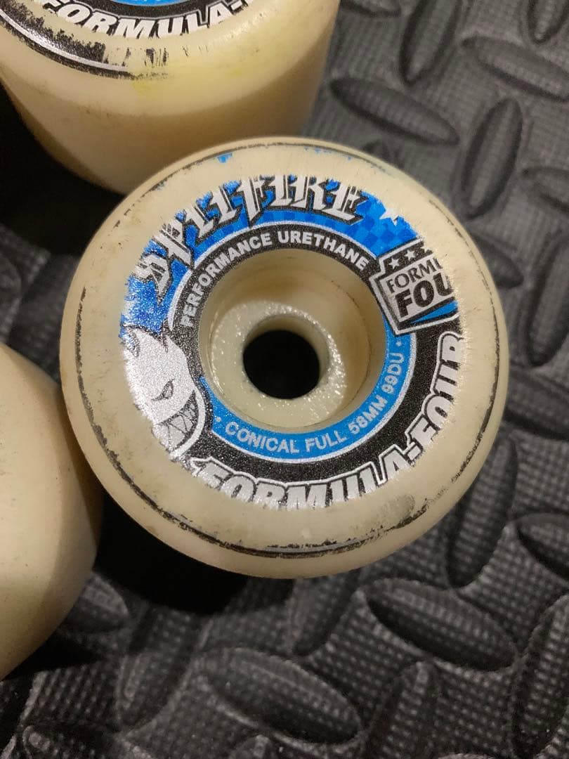 SPITFIRE F4 コニカルフル 58mm 99Duro(99A)