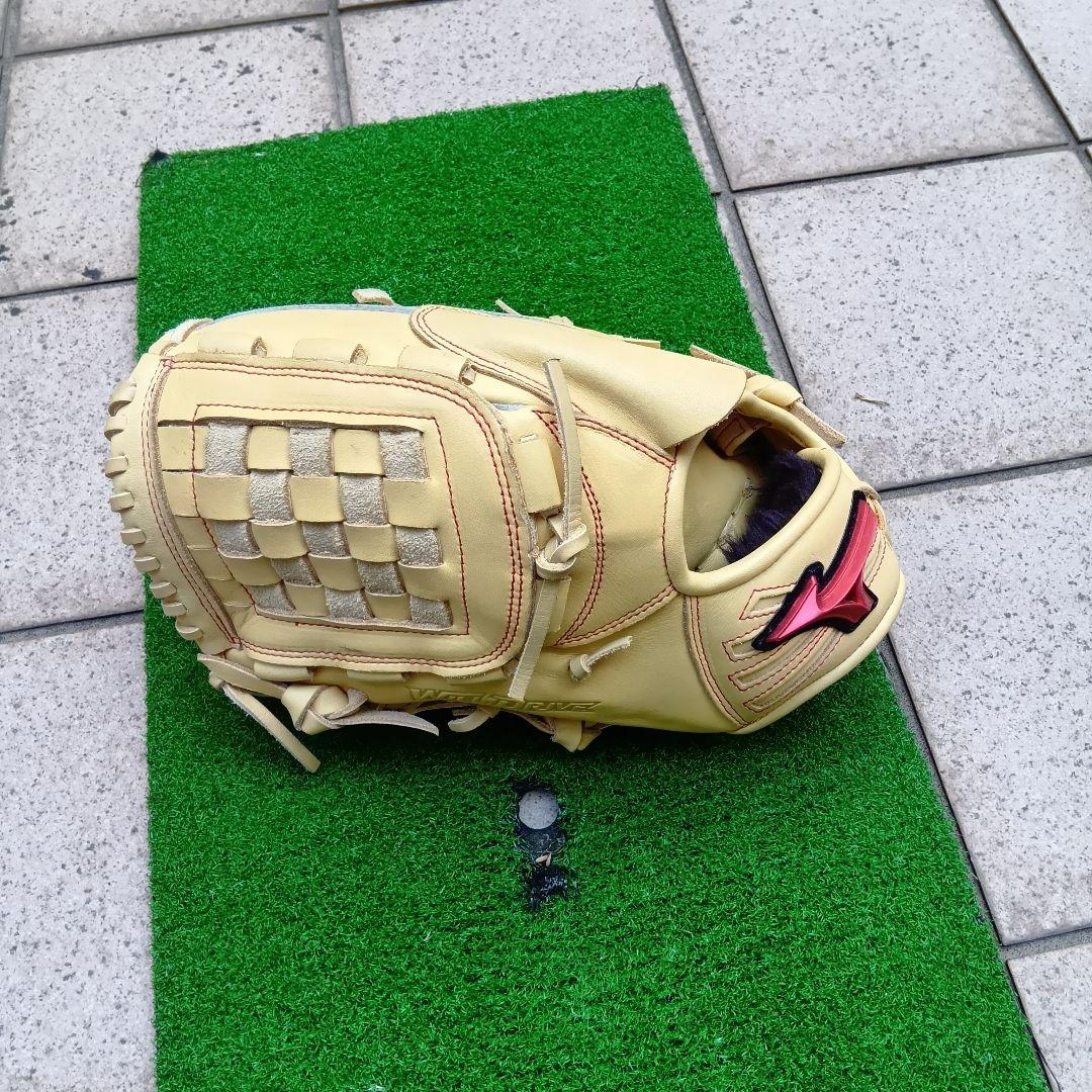 ミズノ 軟式グローブ ベージュ 編み込みデザイン　 左利き　MIZUNO