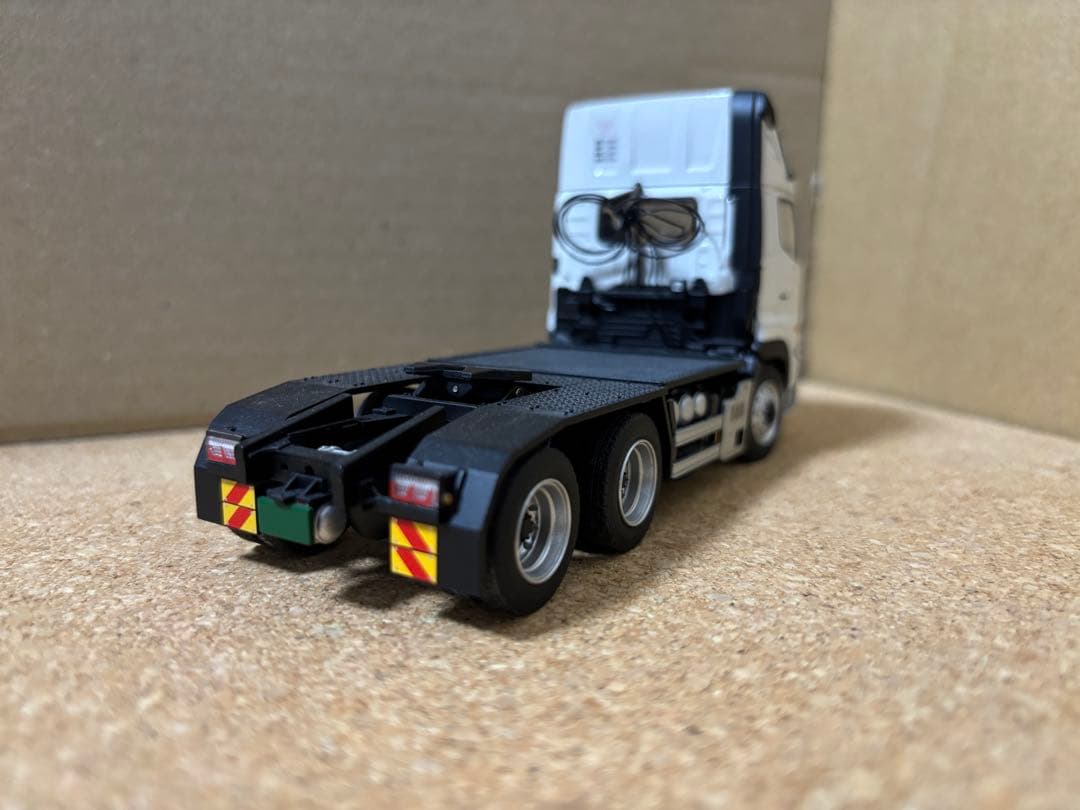 1/50 ケンクラフト　日野プロフィア　トラクター