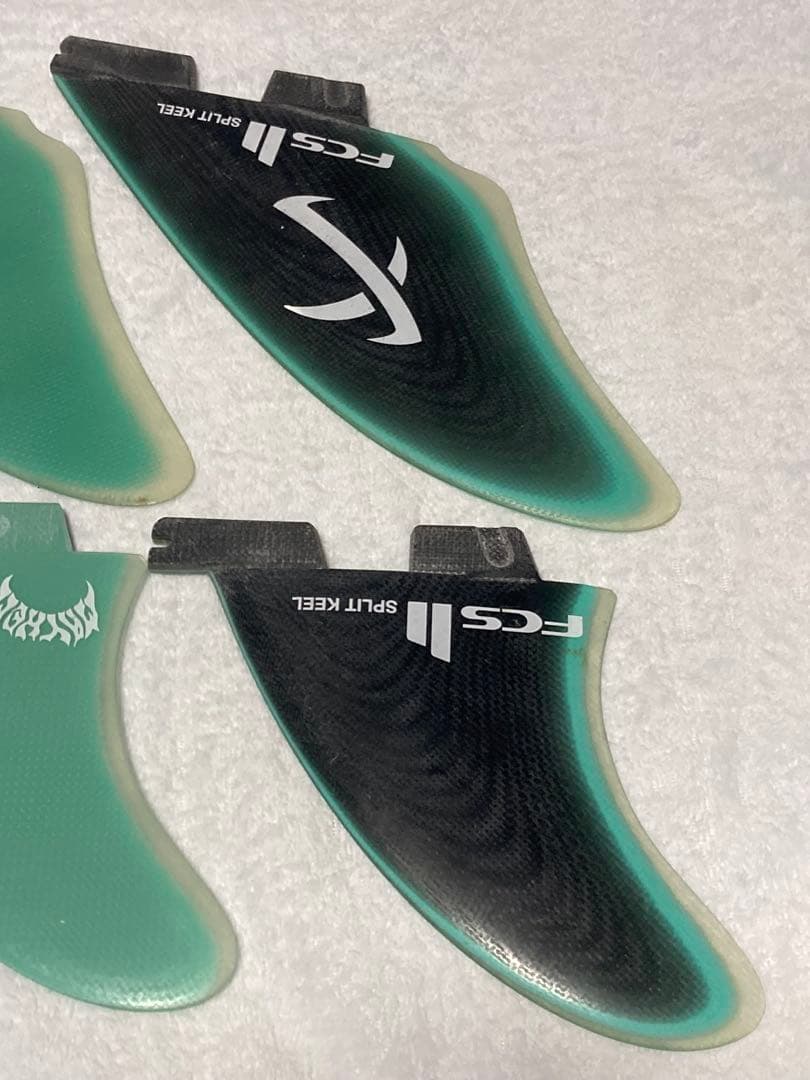 FCS2 メイヘム　SPLIT KEEL フィン　QUAD
