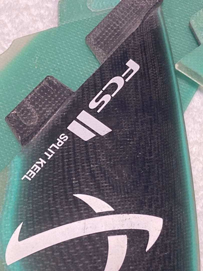 FCS2 メイヘム　SPLIT KEEL フィン　QUAD