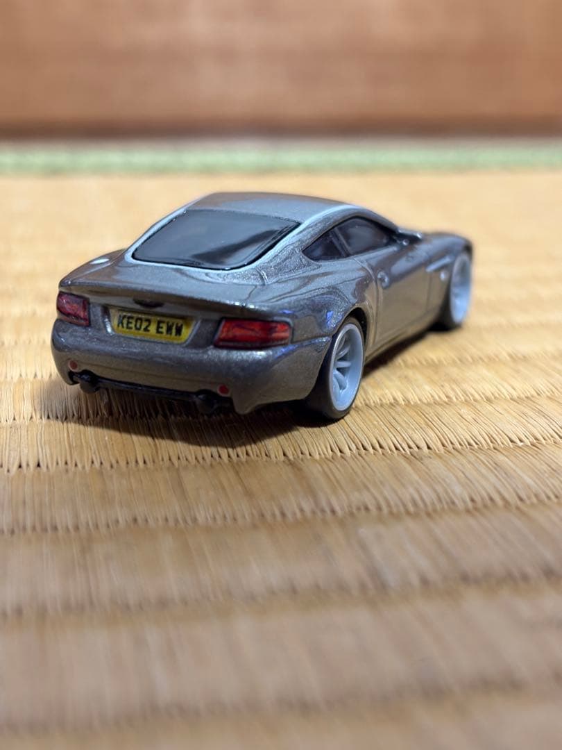 ホットウィール 007アストンマーチン　2台セット