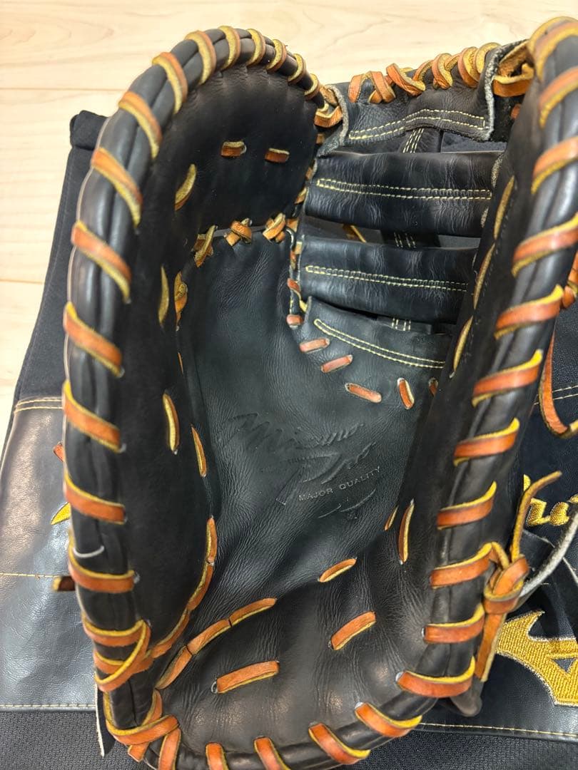 高校野球 硬式グローブMizunoPro 左利き黒 ファーストミット