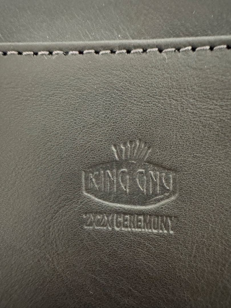 King Gnuレザーショルダーバッグ