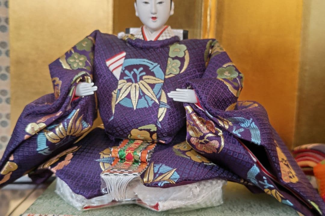 7段飾りお雛様セットのお内裏さま、台座、屏風のみの出品デッドストック品