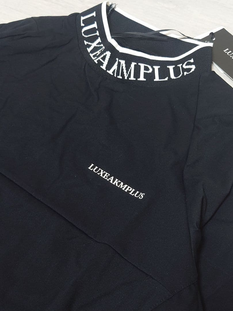 新品XXLサイズ 軽量ヘムロゴ モックネックロングTシャツ