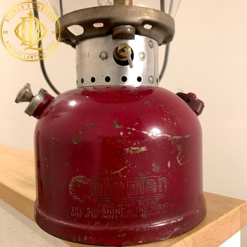 【バーガンディ】Coleman コールマン 200A 1962年3月