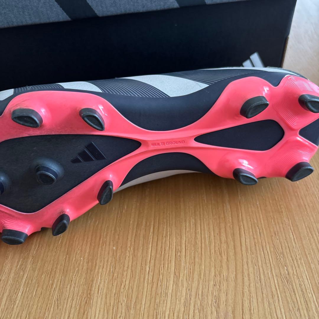 美品　adidas Predator サッカーシューズ　26センチ