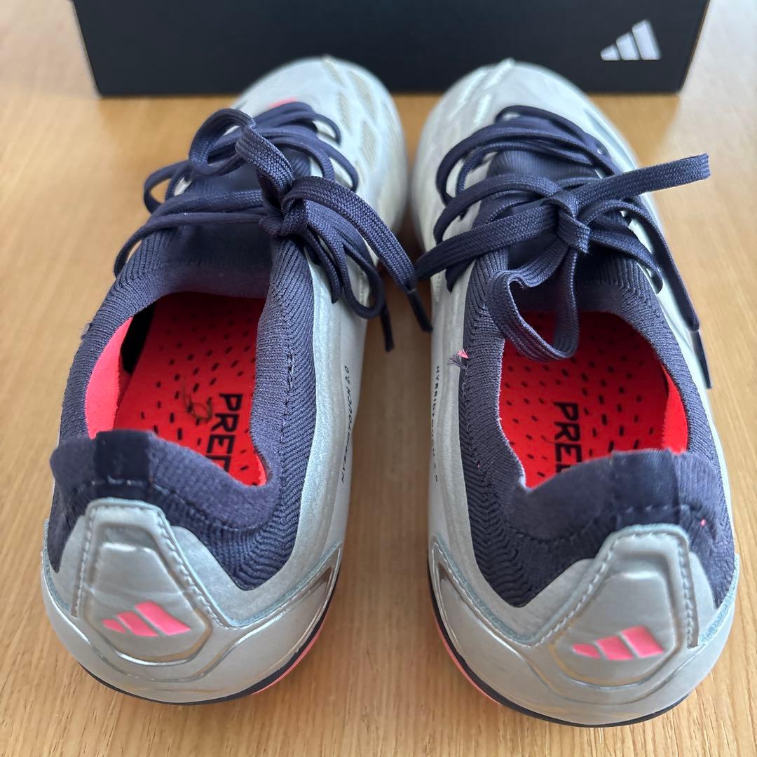 美品　adidas Predator サッカーシューズ　26センチ