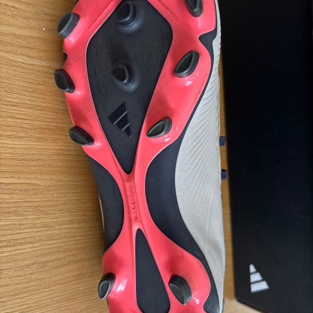 美品　adidas Predator サッカーシューズ　26センチ
