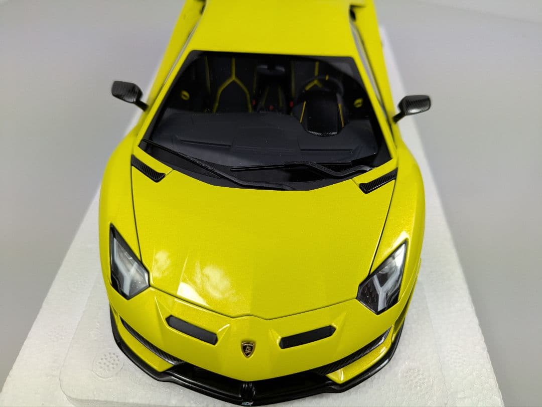 1/18 ミニカー オートアート ランボルギーニ アヴェンタドール SVJ