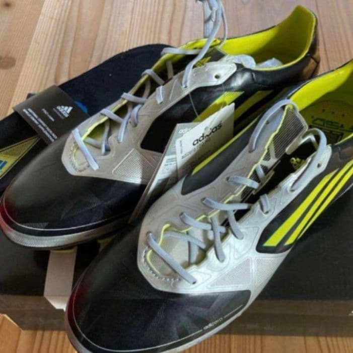 adidas サッカーシューズ ホワイト/ブラック/イエロー