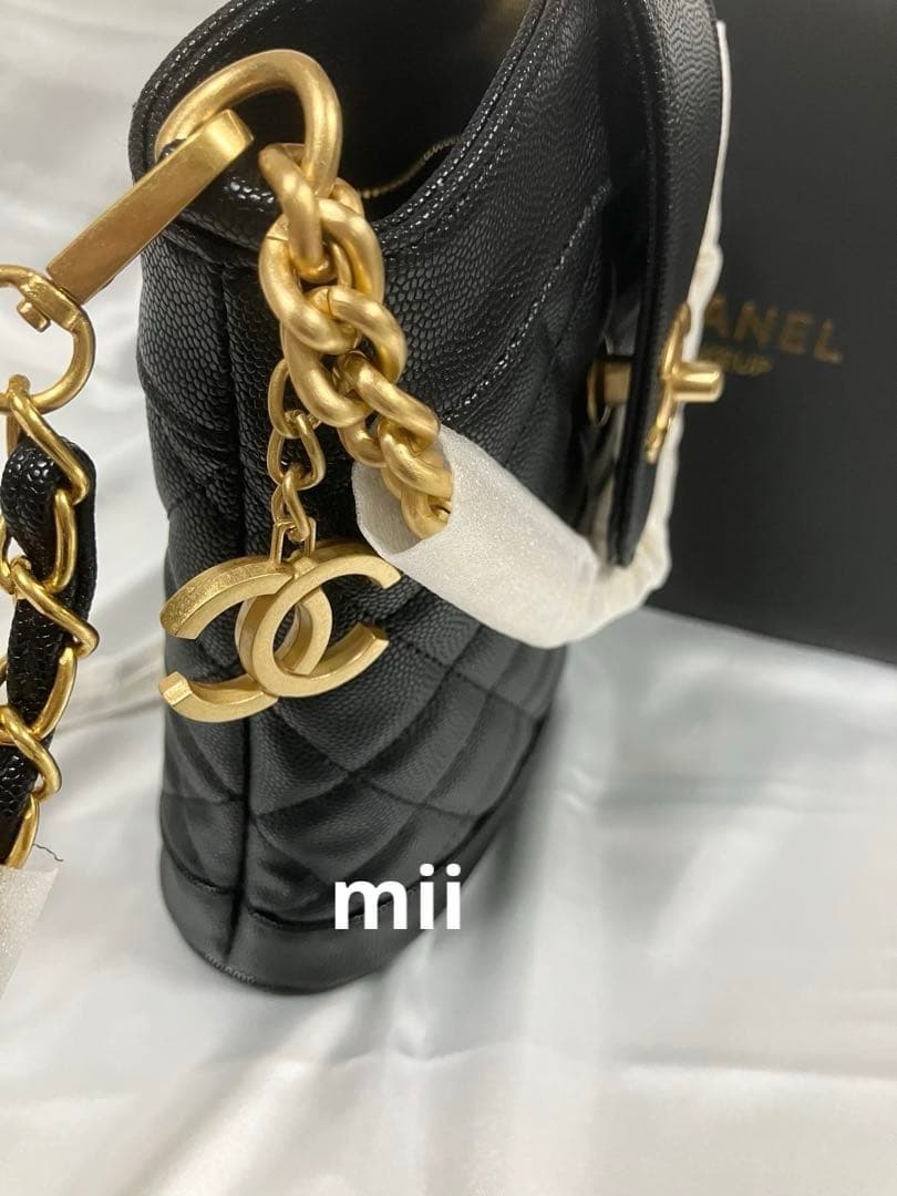 チャーム付き　ショルダーバッグ　ノベルティ