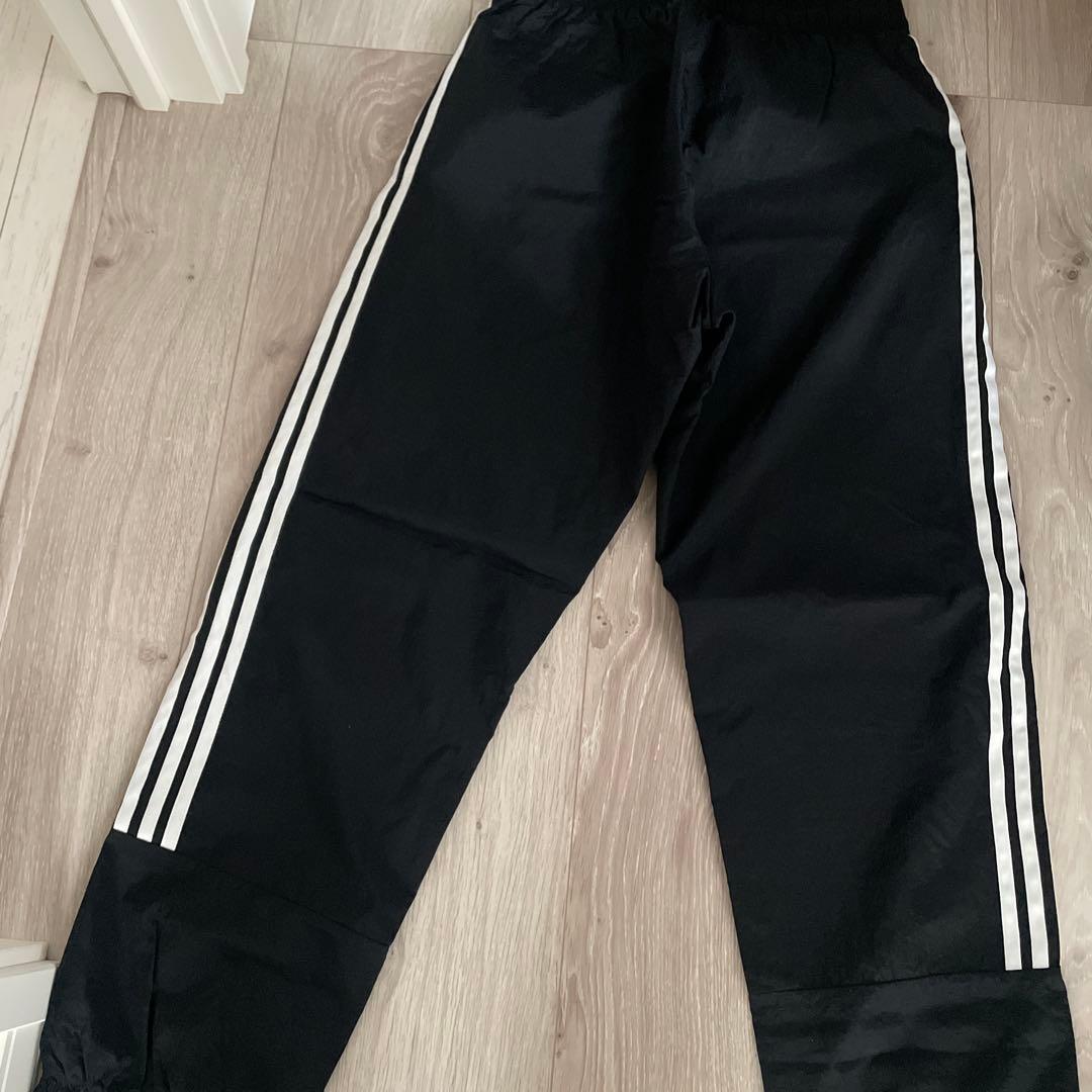 adidas ブラックジャージ上下セット