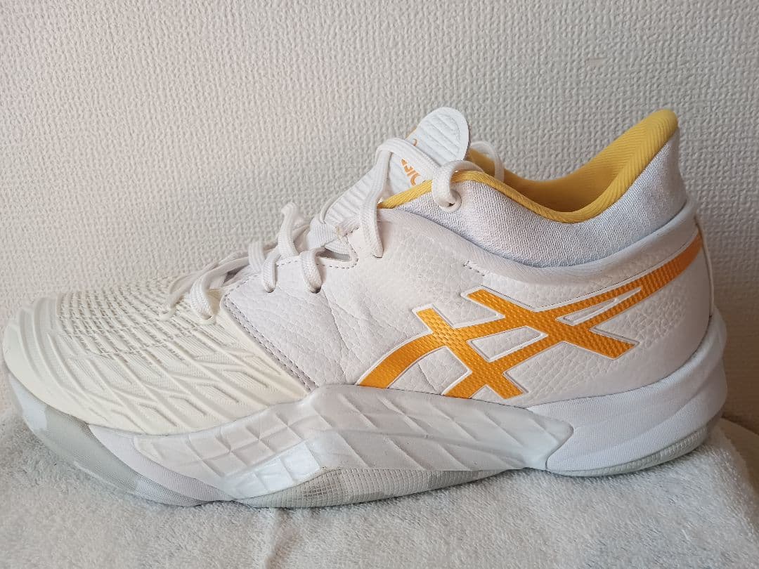ASICS アンプレアルスロー　バスケットボールシューズ　アシックス　28.5