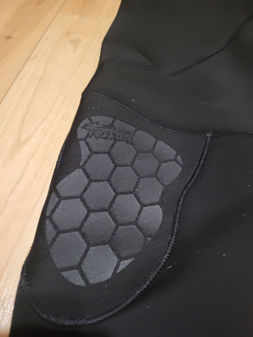 最終下げ FELLOW SURFERS フルスーツ 黒と青 3mm 新品 xlb
