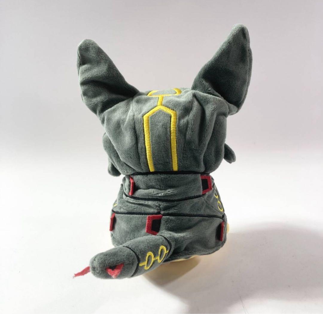 ポケモンセンター限定「黒いレックウザのポンチョを着たピカチュウ」のぬいぐるみ