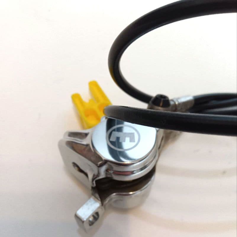 MAGURA MT8 PRO 油圧カーボンブレーキレバー、キャリパー左右セット
