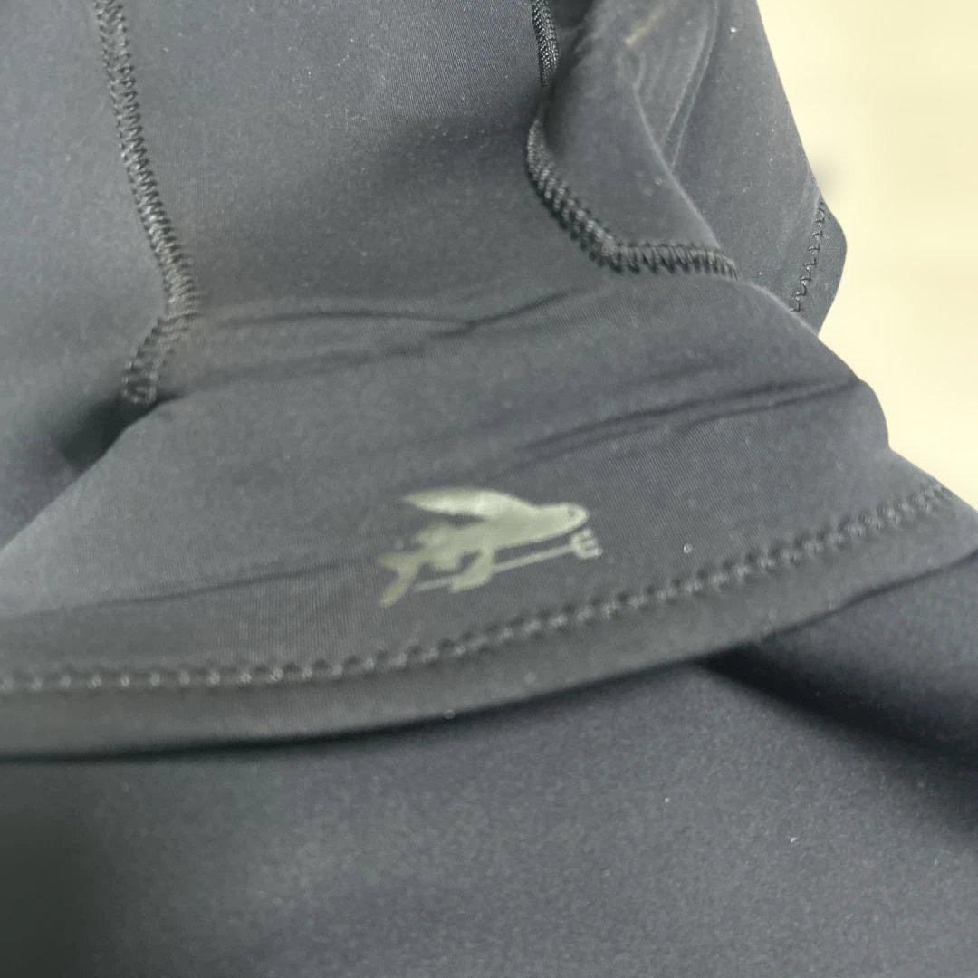 patagonia パタゴニア　フード付きサーフィンベスト ブラック
